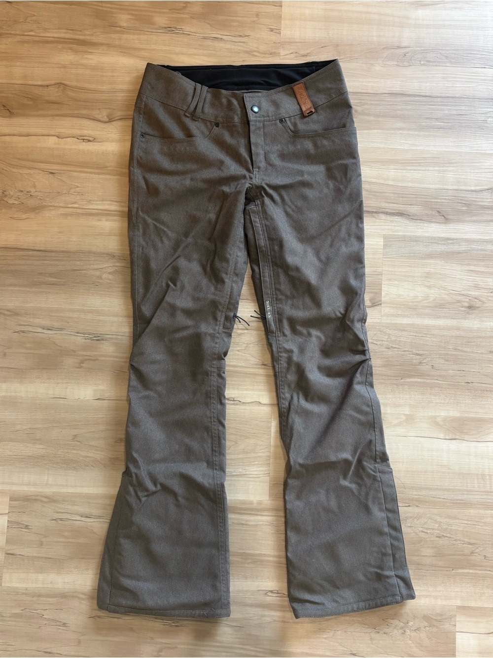 Women’s Holden Flare Snow Pants - like new - size M